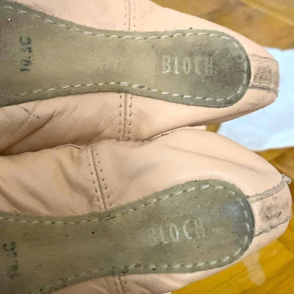 BLOCH Ballet Slippers w/ BOX - Child Size 10.5 Soft Pink Leather EUC